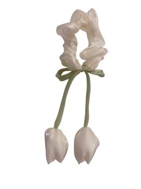 🛍️3/$20🛍️ Scunci Cream Satin Scrunchie with Green Ribbon Tulip Drops